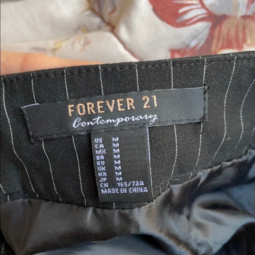 Forever 21 black striped skirt - Picture 3 of 3